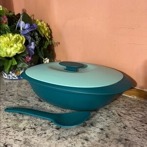 Tupperware Essencial rise Teal and Light Blue Kitchen Bowl Set
